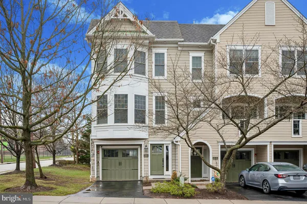 201 COBBLESTONE DR