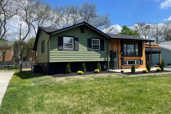 104 LARKSPUR RD