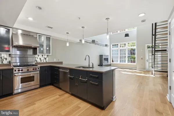 1610 N QUEEN ST 241