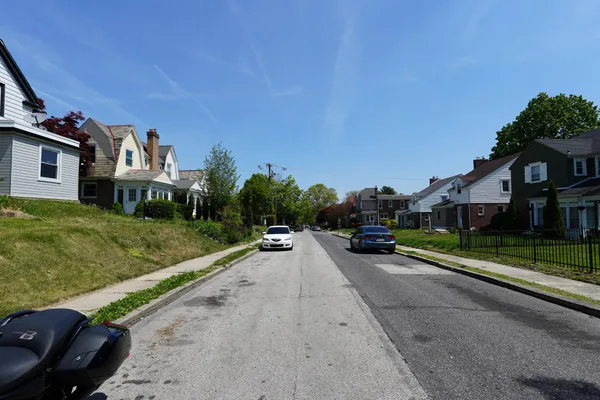 233 W ALBEMARLE AVE