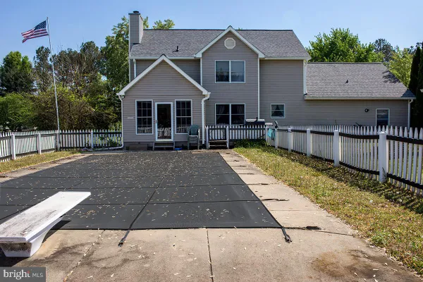 112 LENTLY FARM LN