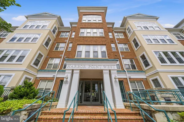 500 BELMONT BAY DR 305