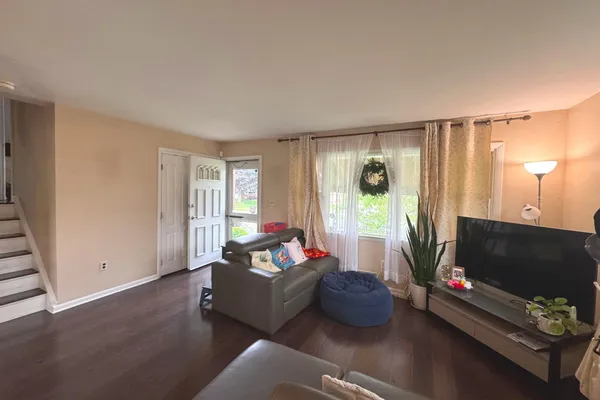 100 WINDING WAY