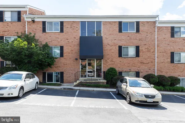 3382 HEWITT AVE 102