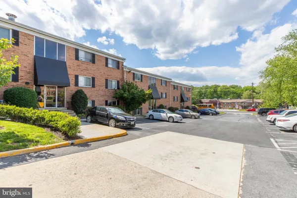 3382 HEWITT AVE 102