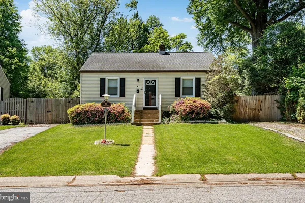 8 GARRETT RD
