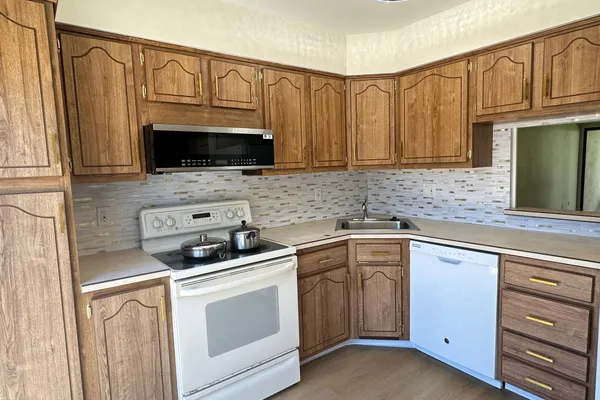 3 CENTENNIAL RD