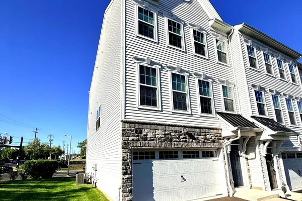 2313 MACIS CIR