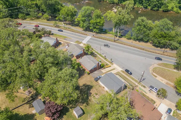 3204 LINDEN AVE