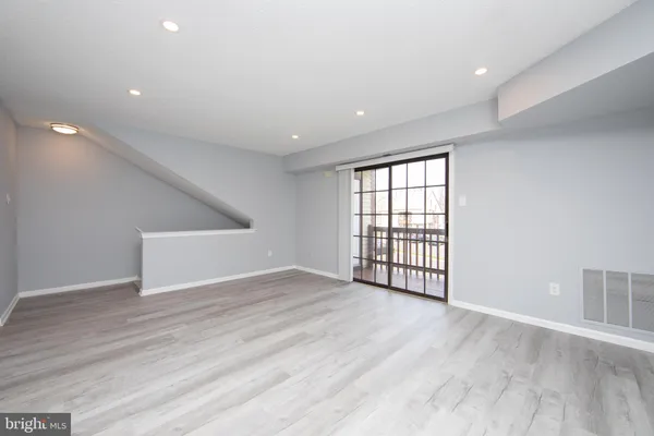 1408 CLARK CT