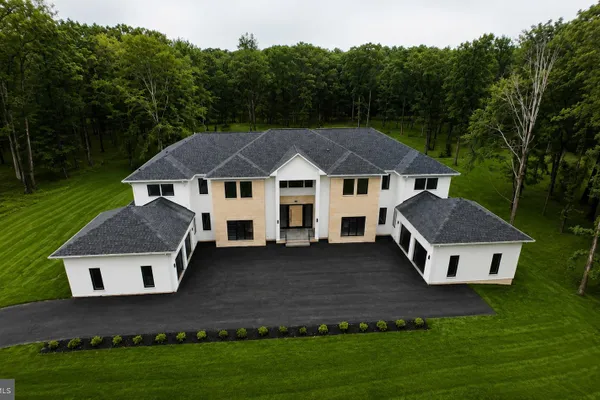 5947 DOYLE RD
