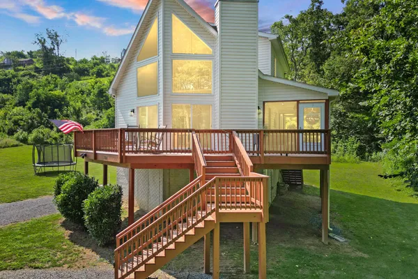 735 SUNSET VILLAGE RD
