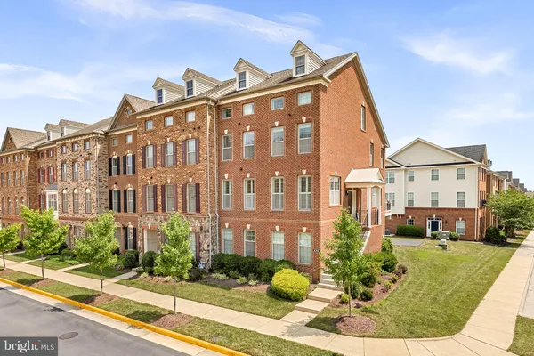 43117 SHORE SQ