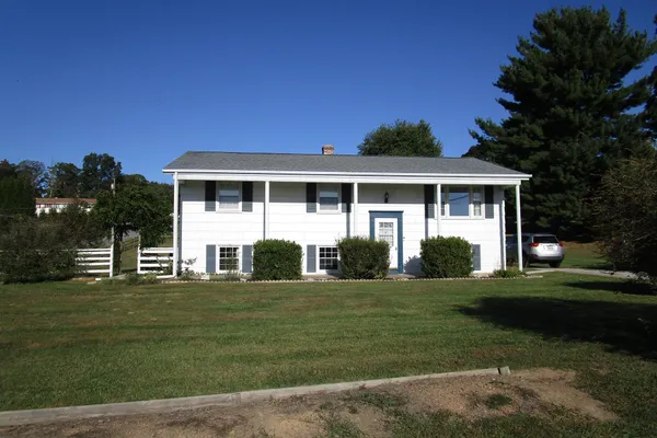 1504 SEMINOLE LN
