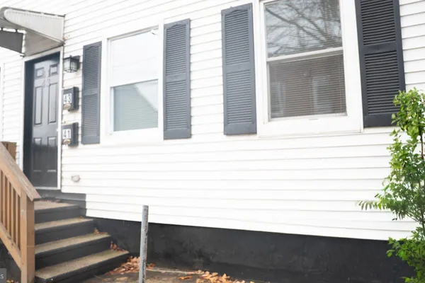 45 MIDDLE ROSE ST J