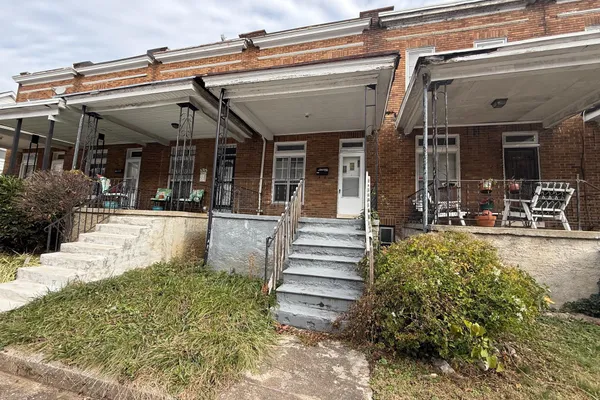 5313 HAMLIN AVE