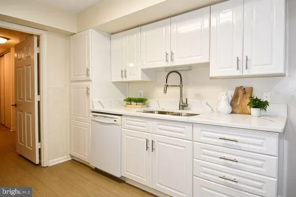 14809 PENNFIELD CIR 415