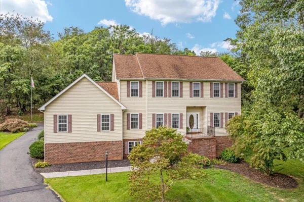155 BUNCHBERRY RIDGE CT