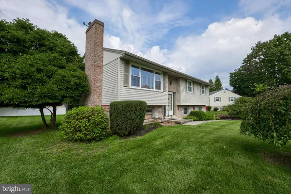 762 EASTSIDE DR