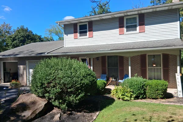 1005 MILL HILL RD