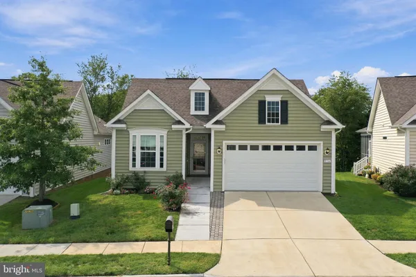 116 BLEEDING HEART DR