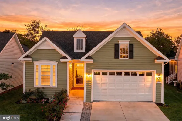 116 BLEEDING HEART DR