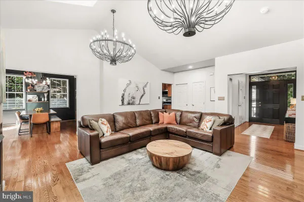 9726 WOODCLIFF CT