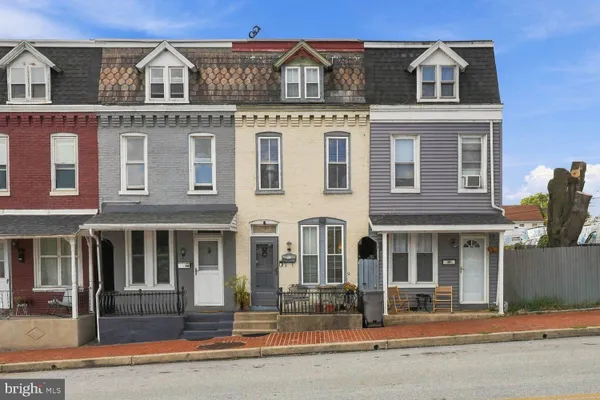 117 LOCUST ST