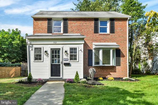 702 DEVONSHIRE RD