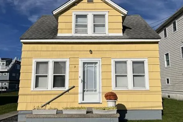 9 E WILLARD AVE