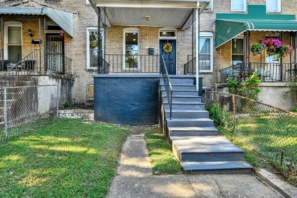 2828 BOARMAN AVE