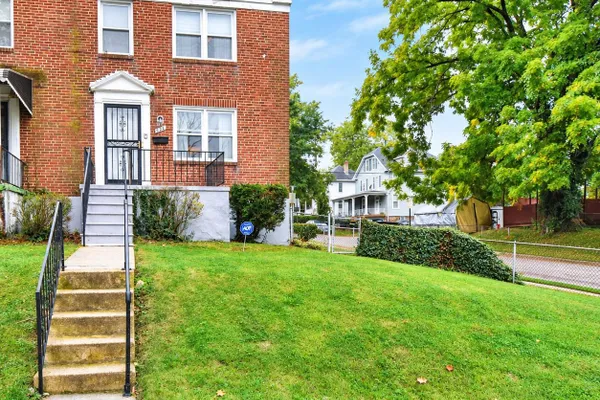 824 WICKLOW RD