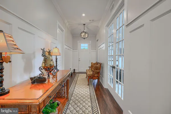 320 BAYBERRY DR
