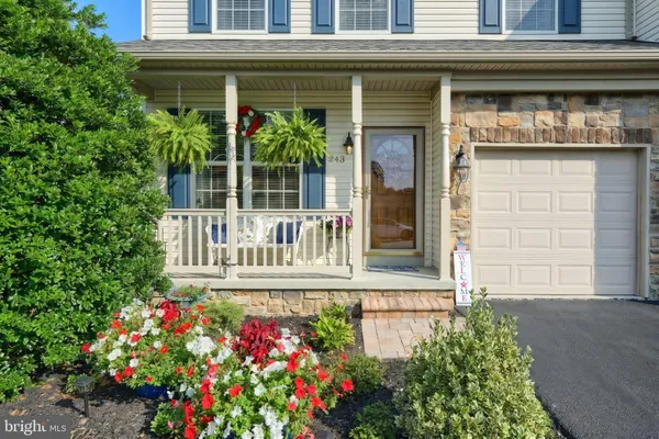 243 MAPLE DR