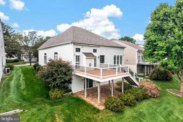 438 LARKSPUR DR