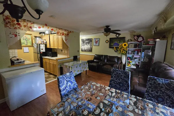 7492 PRINCESS CAROL CT 9