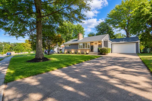 134 VILLANOVA DR