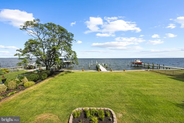 2260 LAKE DR