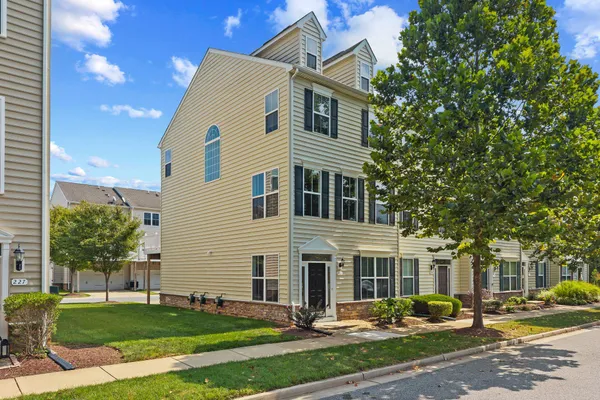 233 KEENAN WAY