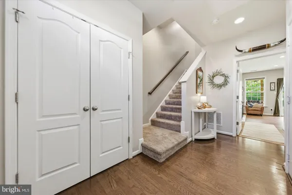 12 LEEKYLER PL
