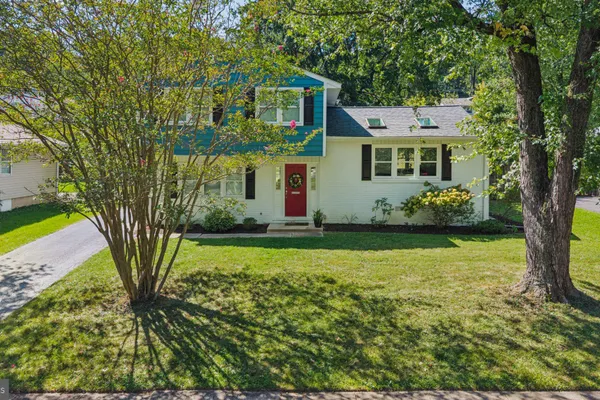 909 BEAVERBANK CIR