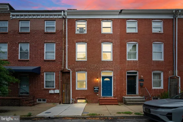 1742 E LOMBARD ST