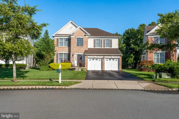 12 HEDLEY DR