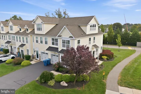 317 ROSS CT