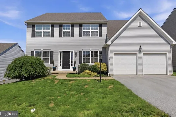 215 AZALEA DR