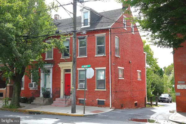 322 W ORANGE ST