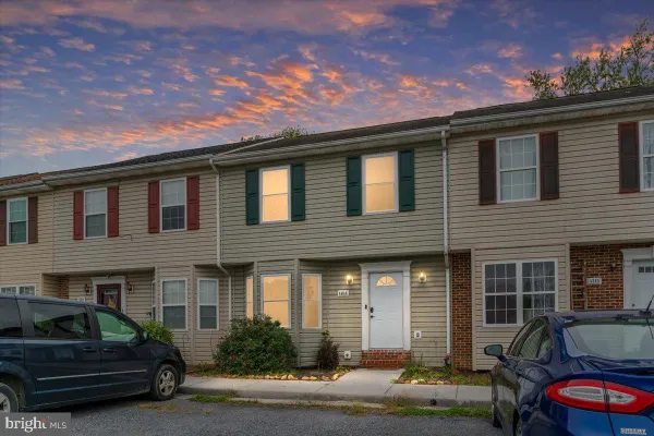 1211 JULIE CT