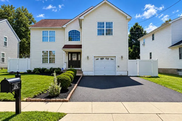 2362 MAPLE AVE
