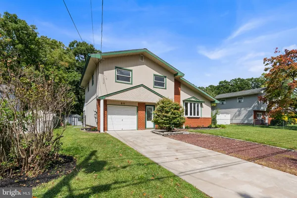 611 PASADENA DR