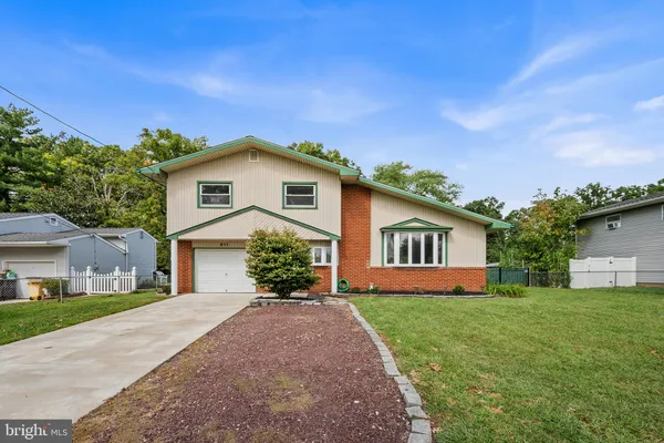 611 PASADENA DR